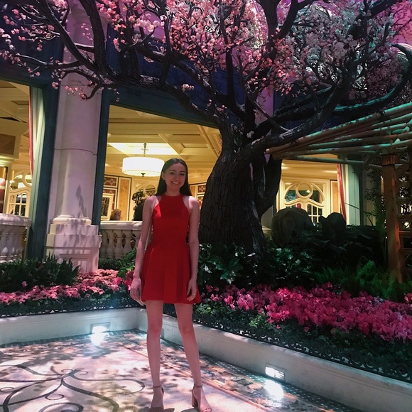 Meet your Posher, Alexis - Picture 1 of 1